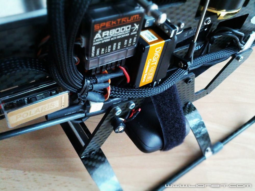 Befestigung des Smartphones am Heli