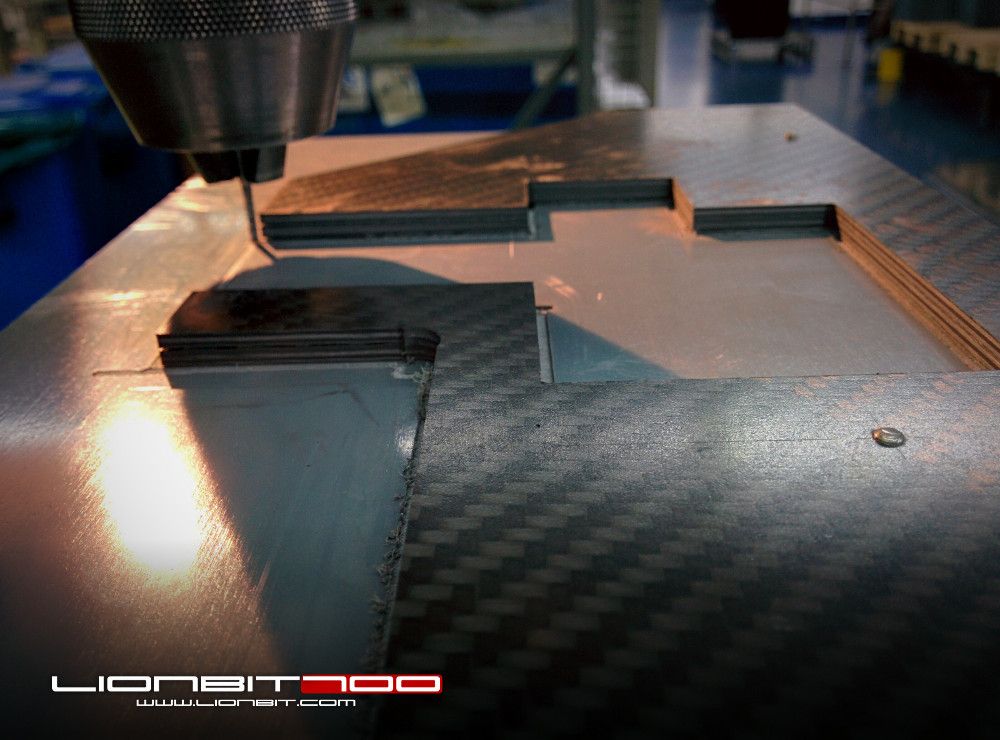 Erste Schnitte im Chassis Oberteil