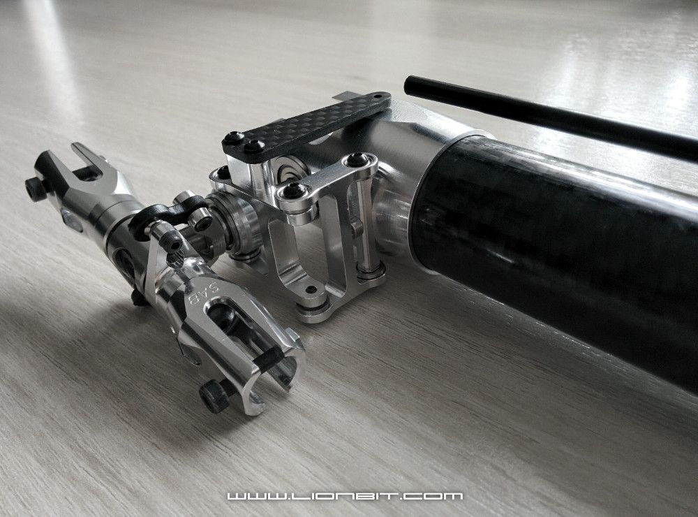 Heckrotorgehäuse mit Heckrohr