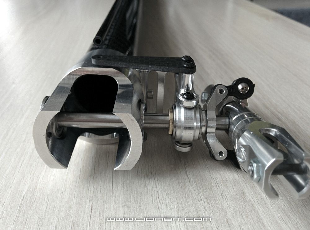 Heckrotorgehäuse mit Heckrohr