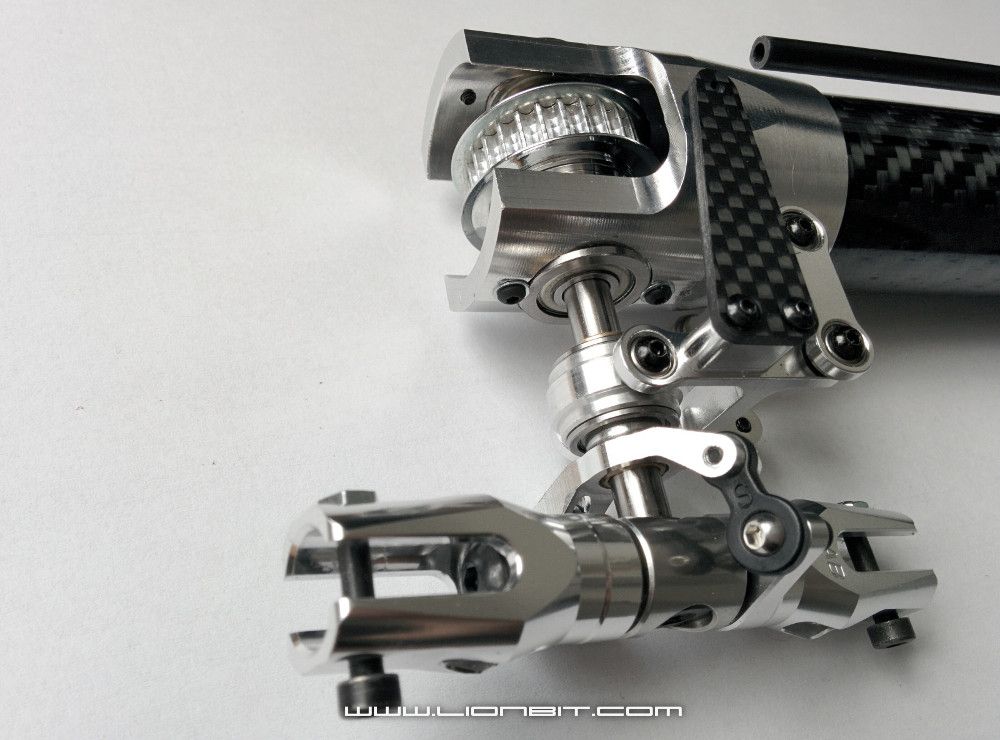 Heckrotorgehäuse mit Heckrohr und Heckrotorzahnriemenrad