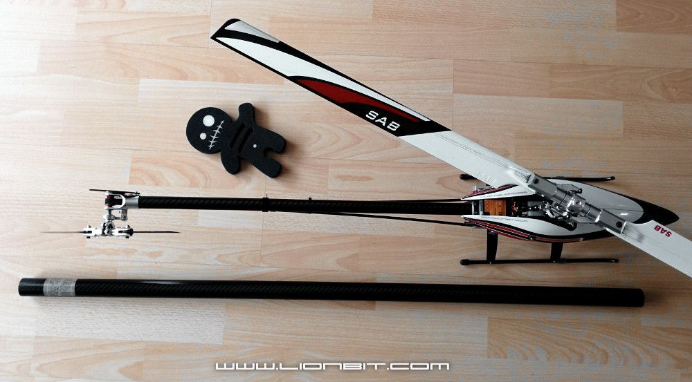 Oben: LionBit465, unten LionBit700 Heckrohr